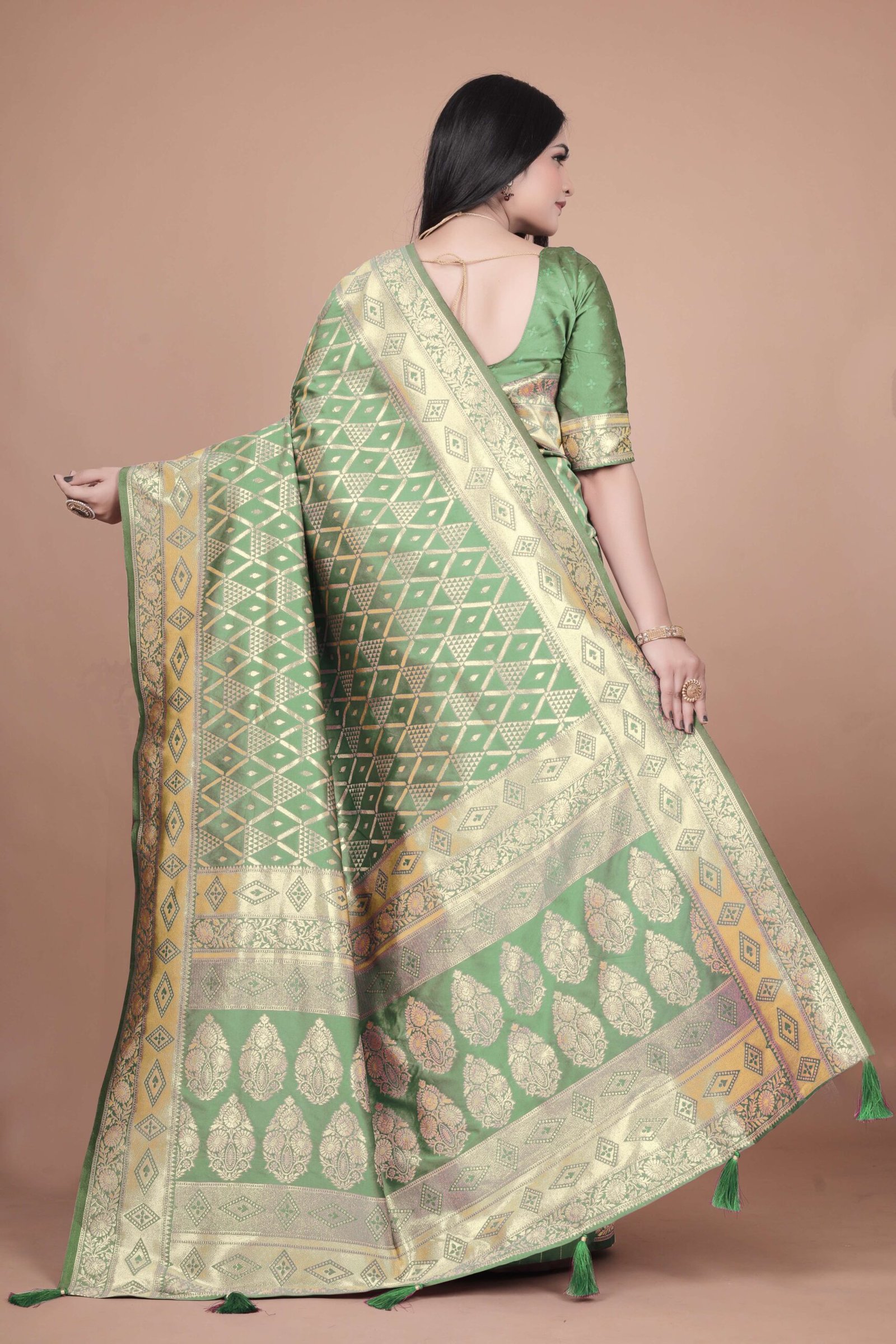 Emerald Green Banarasi Silk Saree with Silver Zari | Geometric & Floral Design | Wedding, Festive & Traditional Wear - Image 4