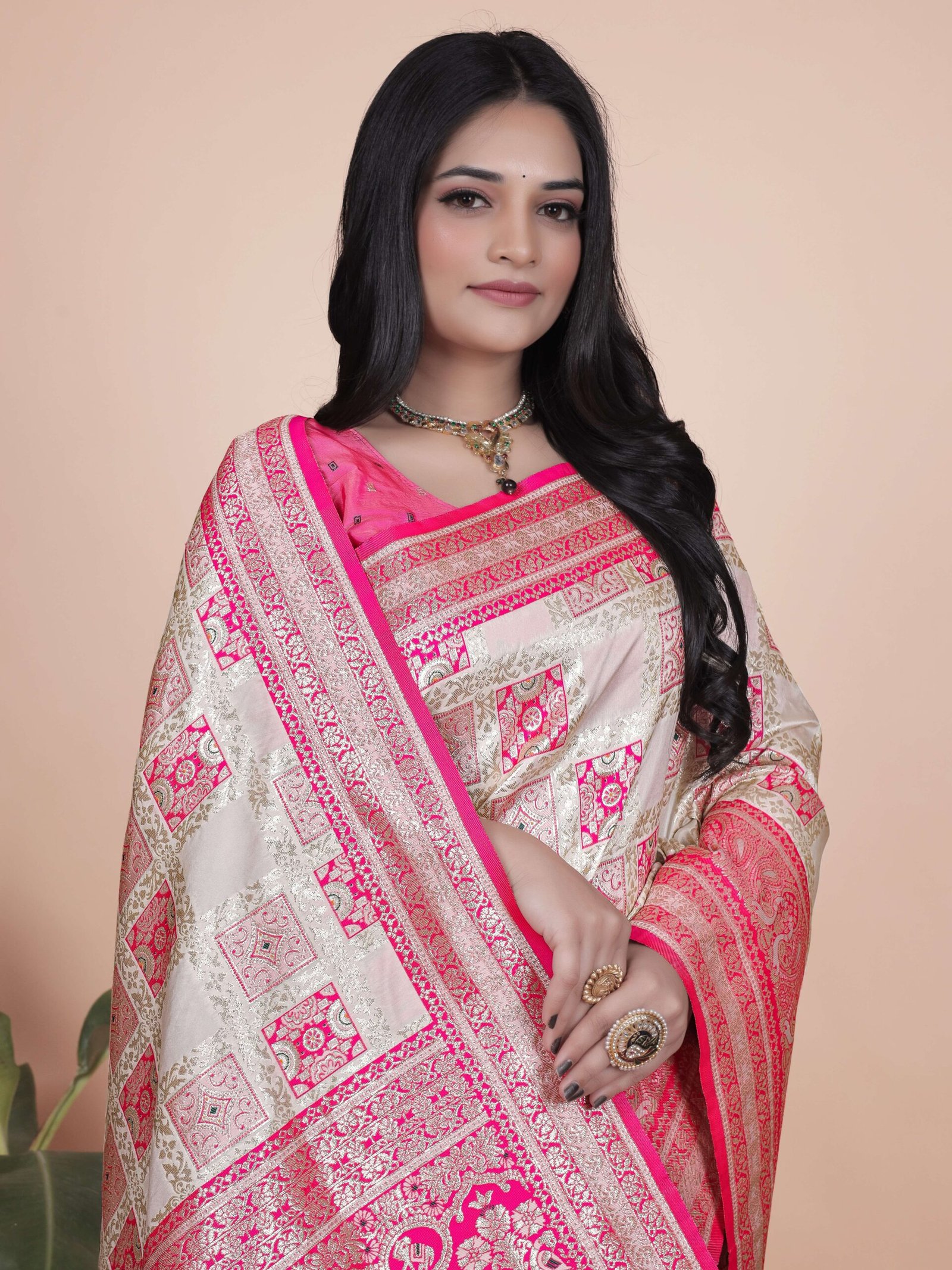 Cream & Pink Banarasi Silk Saree with Silver Zari | Wedding, Party & Traditional Wear | Elegant Banarasi Saree with Contrast Pallu - Image 4